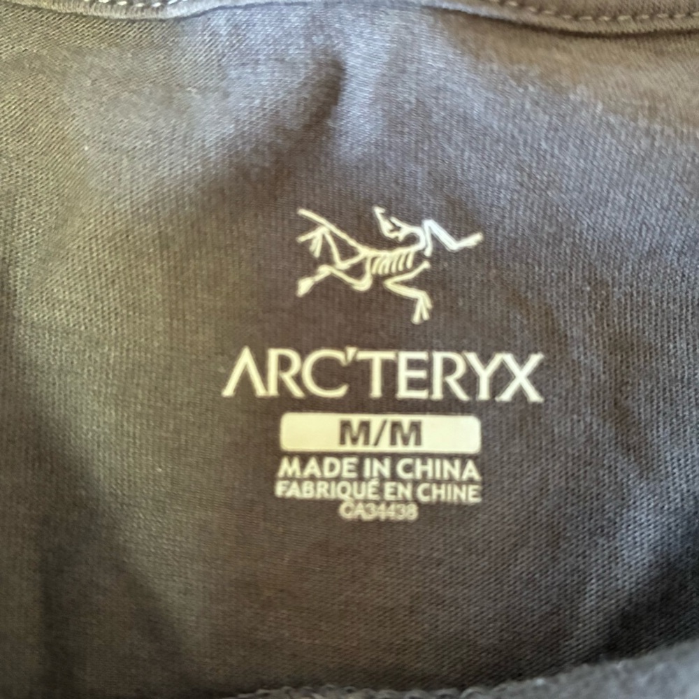 Arc’teryx Mountain Climbing Outdoor Sportsman Grey Mountain Graphic Shirt Unisex - Picture 4 of 9